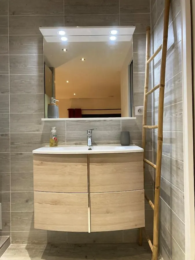 Villa Avec Jacuzzi Sur Les Hauteurs De La Ciotat Ceyreste 0*,  France